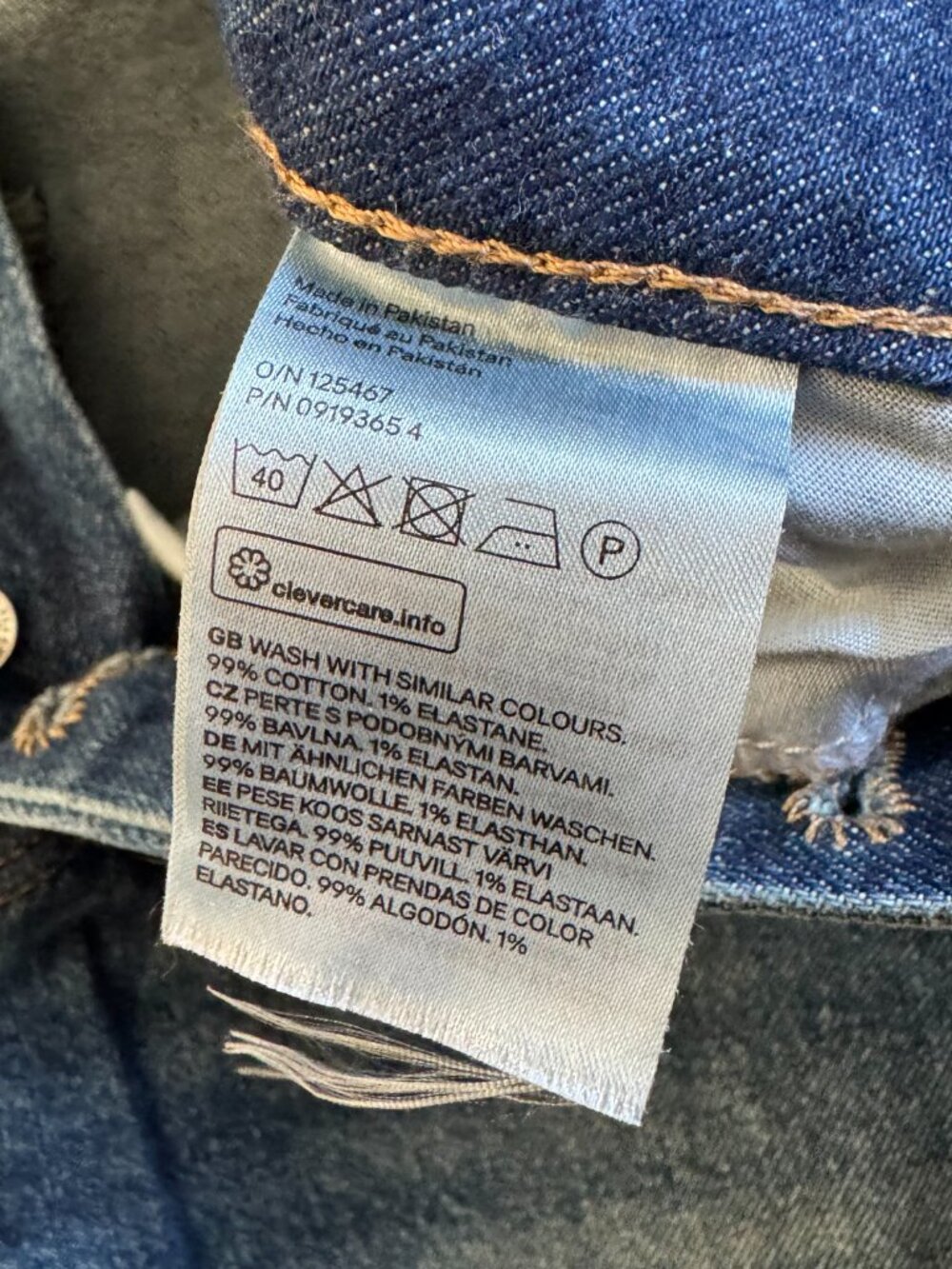 H&M High Rise Mom Jean - Picture 5 of 6